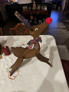 Rudolph Rentier aus Holz, 9 Zoll groß, Handarbeit, Weihnachten - Bild 1 von 1
