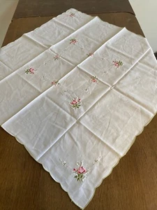 Alte Tischdecke Mitteldecke feine Stickerei ca. 81x81cm 4838/22 - Bild 1 von 5