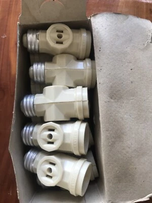 10 Vintage LEVITON USA Bakelite Light Lamp Socket Outlet Adapter Ivory NIB - Image 1 of 4
