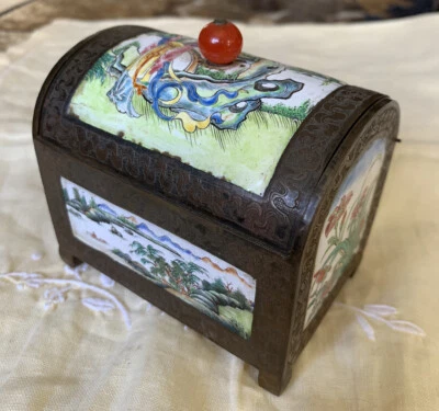 Antigua caja china de bronce porcelana pintada esmalte encerrado cofre ámbar grabado Foto 1 de 4