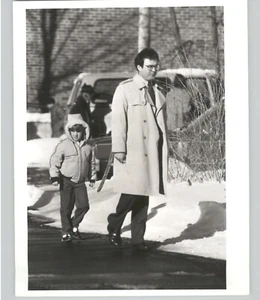 Family of ASTRONAUT & Teacher CHRISTA MCAULIFFE Vintage 1986 Press Photo - Picture 1 of 2
