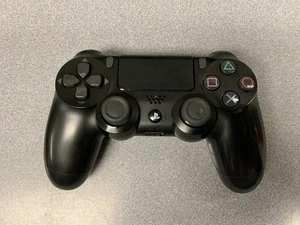 BLACK SONY PS4 CONTROLLER (G29005371) - Picture 1 of 6