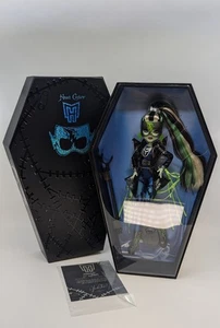 NIB Mattel Monster High Haunt Couture Midnight Runway Frankie Stein Doll - Picture 1 of 9