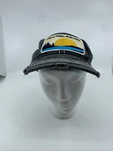 Cappello LIFE IS BETTER AT THE LAKE blu rosso beige berretto regolabile Wild Wear - Foto 1 di 17