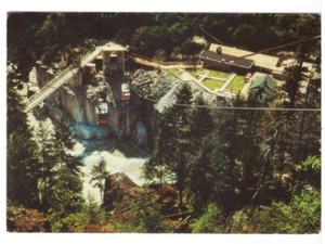 Twin Cabins Of The Airtram, Hell's Gate, Fraser Canyon, BC, Chrome Postcard - Bild 1 von 2