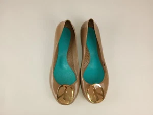 Oka B Womens Ballet Brown Shoes Jelly Gold Piece Emblem Slip On Round Toe Size 7 - Picture 1 of 7