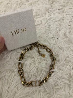 Auténtico collar de cadena de oro DIOR. Muy buen estado con caja incluida + bolsa Foto 1 de 4