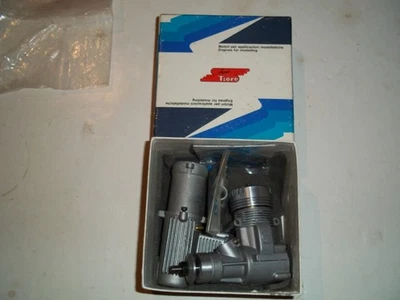 SUPER TIGER 40 NEW OLD STOCK REMOTE CONTROL MODEL AIRPLANE ENGINE BEAUTIFUL - Image 1 of 4