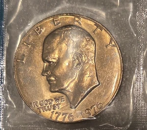 1976 P Type 1 BU Eisenhower Dollar in Mint Cello, Light Golden Toning - Picture 1 of 2