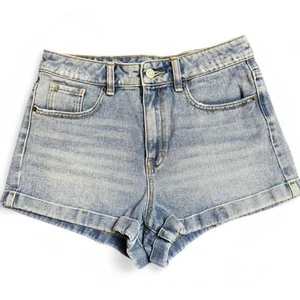Pacsun High Waisted Light Wash Denim Mom Shorts 2” inseam Womens size 27 4 - Picture 1 of 8