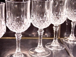 Cristal D`Arques Longchamp 7 vasos de licor impecables antiguos altura 11,5 cm - Imagen 1 de 2