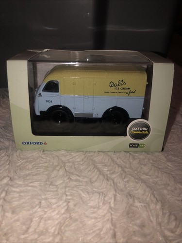 VANS Oxford AK003 Walls Ice Cream Austin K8 furgone a tre vie scala 1:43