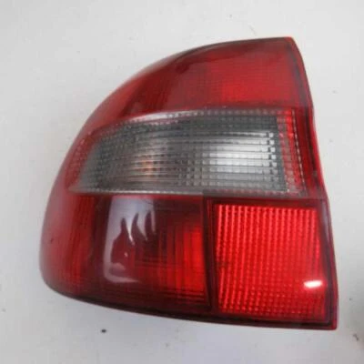 Taillight glass 29262002 for VOLVO V40 1995-2004 used (57676) Foto 1 de 2