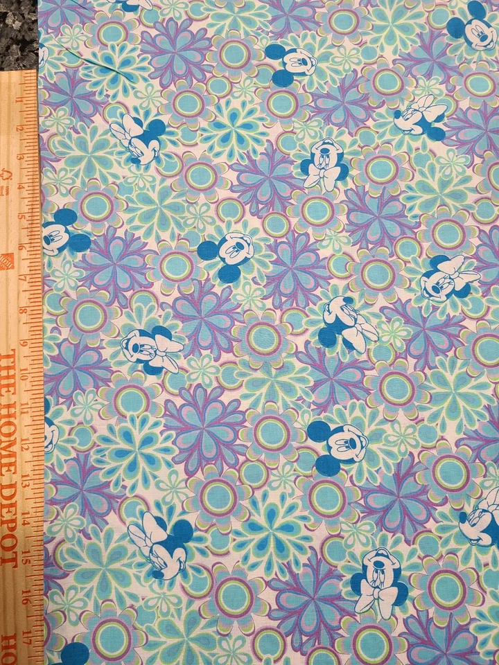 Mickey & Minnie Mouse tela de algodón por yarda 45" de ancho Foto 1 de 1