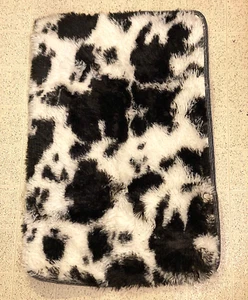 Tappetino Bagno Stampa Mucca Bianco e Nero Tappeto Bagno Antiscivolo Ecopelliccia 50 Cm X 80 Cm - Foto 1 di 1