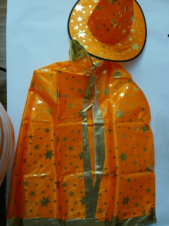 Disfraz de princesa Luclay infantil talla 6-8 capa y sombrero nuevo. Foto 1 de 1