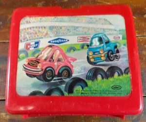 Lunch Box Keny Race Cars Lunchbox Thermos Enco Rosso Plastica Pubblicità Goodyear - Foto 1 di 6