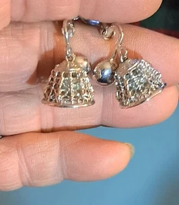 Vtg Signed Judy Lee Clip-On Earrings Bell Shaped Silver Tone Filligree  - Picture 1 of 3