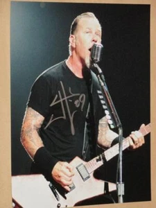 METALLICA - SIGNED 8" X 10" "JAMES HETFIELD" COLOR TOUR PHOTOGRAPH - Picture 1 of 1