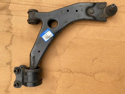 Brazo de enlace de control inferior delantero derecho Volvo usado OEM 31277462 se adapta a C30 C70 S40 V50 Foto 1 de 4