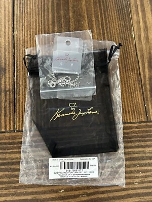 "Brazalete de tenis CZ by Kenneth Jay Lane tono plateado circonita cúbica, 6,25-9,5""" Foto 1 de 4