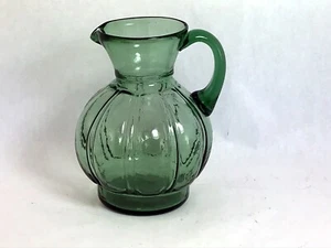 Jarra de vidrio vintage antigua soplada a mano verde acanalada melón arte 7" - Imagen 1 de 8