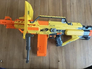 Pistola de dardos NERF N Strike Elite Stampede ECS Shield Bi POD amarilla Blaster - Imagen 1 de 11
