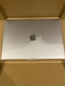2020 Apple MacBook Air z 1,1 GHz Intel Core i3 (13 cali, 8 GB RAM, 128 GB SSD - Zdjęcie 1 z 3