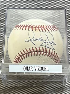 OMAR VIZQUEL CLEVELAND INDIANS AUTOGRAPHED SIGNED OMLB - Picture 1 of 2