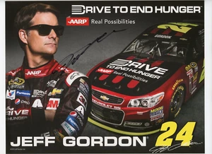 Jeff Gordon signierte 2015 AARP Heldenkarte - NASCAR Autofahrt zum Ende des Hungers Foto - Bild 1 von 2