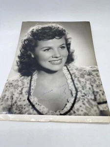 Photo dédicacéee de Jeannette Batti, actrice. Vers 1950. - Bild 1 von 4