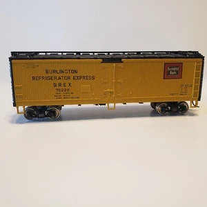 HO Athearn 40' Burlington Refrigerator Express wood reefer #75226 H - Picture 1 of 14