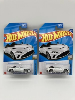 Aston Martin V12 Speedster #183 blanco Hot Wheels (lote de 2) Foto 1 de 3