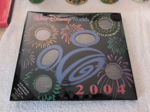 Sealed Walt Disney World 2004 Flocked Scrapbook Starter Kit Photo Album New - Picture 1 of 2