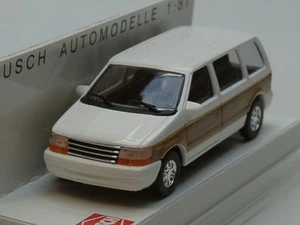 Busch Plymouth Voyager, US PKW, weiß, Holz-Dekor - 44613 - 1:87 - Bild 1 von 5