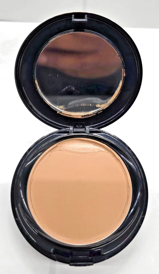 Revlon New Complexion One Step COMPACT Makeup-Medium Beige(Read!!!) - Image 1 of 2