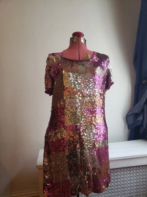 Vestido Rumba Geométrico Lantejoulas Rosa Antik Batik Tamanho 40M - Imagem 1 de 4