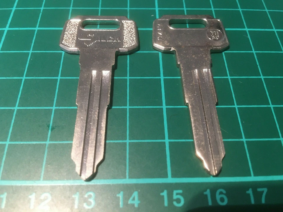 Modelos YAMAHA desde 1984 (XS 850, TR1, XJ 900) - Llave en blanco Silca YH30  Foto 1 de 1