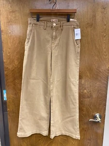 Women NWT "KUT" toffe colored hig rise meg white legs. Size 6 - Picture 1 of 2