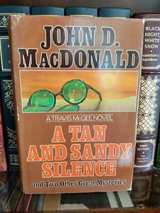Tan & Sandy Silence + 2_John D. MacDonald_HCDJ_BCE_Travis McGee_Very Good - Imagen 1 de 12