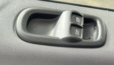 Interruptor de puerta delantera del conductor maestro de ventana del conductor se adapta a 16-20 TRANSIT 150 2700639 Foto 1 de 4