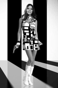 British Actress Diana Rigg 1960s Re-Print 4x6 - Picture 1 of 1