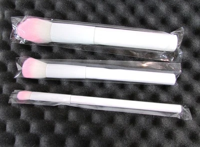 ¡Nuevo! Juego de 3 brochas de maquillaje Crown Pro $29,99 Foto 1 de 3