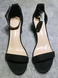 Open Toe Strappy Sandals Low Heels Size 8 1/2 - Picture 1 of 7