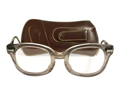 Anteojos Shuron vintage 4-5 1/4 ojo de gato marcos de plástico grises con estuche de cuero Foto 1 de 4