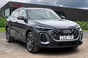 2025 Audi Q5 2.0 TDI Quattro Launch Edition 5dr S Tronic Estate Diesel Automatic - Picture 1 of 24