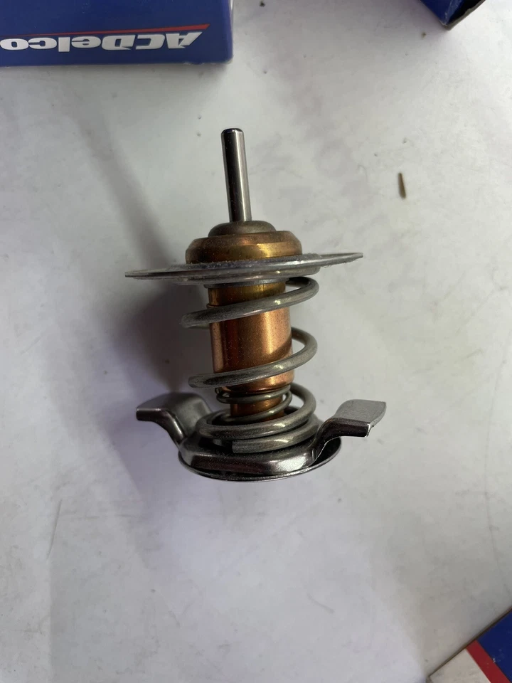 Engine Coolant Thermostat ACDelco 131-134 24420653 - Image 1 of 2