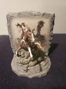 Estatuilla de caballo ""Rolling Thunder"" Bradford Exchange Winds of the Wild #A8670 - Imagen 1 de 4