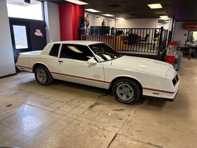 Chevrolet Monte Carlo 1987  Foto 1 de 4