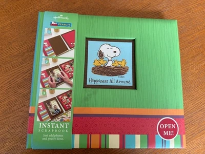 Álbum de recortes instantáneo Hallmark Peanuts "Happiness All Around". Foto 1 de 4